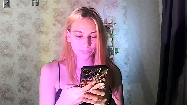 ClaireLaSweet online show from 4, 10, 2025