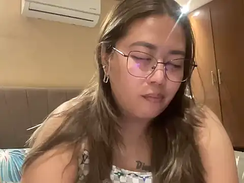 Snapshot of Bunny_asian10 chatting on 22, 2, 2026 Bunny asian10 online show from 22, 2, 2026