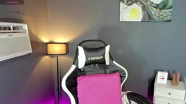 Snapshot of SexGoddess_Seraphina chatting on 7, 10, 2025 SexGoddess Seraphina online show from 7, 10, 2025