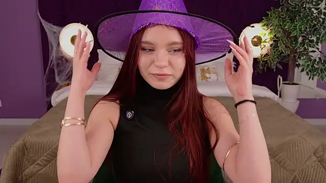 Snapshot of NoraHaynes chatting on 1, 11, 2025 NoraHaynes online show from 1, 11, 2025