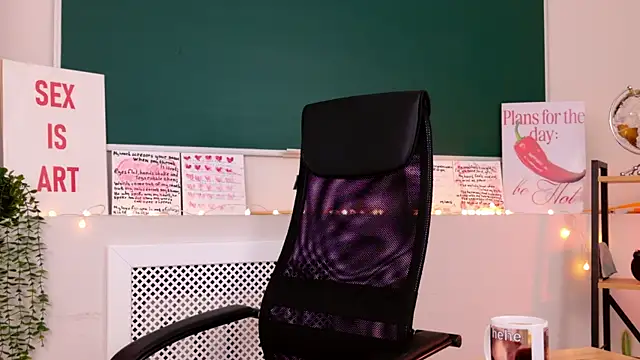 NoraHaynes online show from 22, 5, 2026