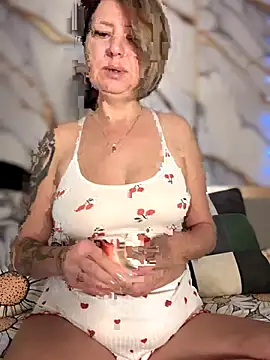 Snapshot of Milena-MilfaXXX chatting on 2, 12, 2025 Milena-MilfaXXX online show from 2, 12, 2025