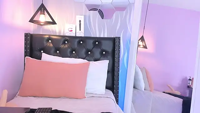 Snapshot of lucia-cute chatting on 10, 3, 2026 lucia-cute online show from 10, 3, 2026