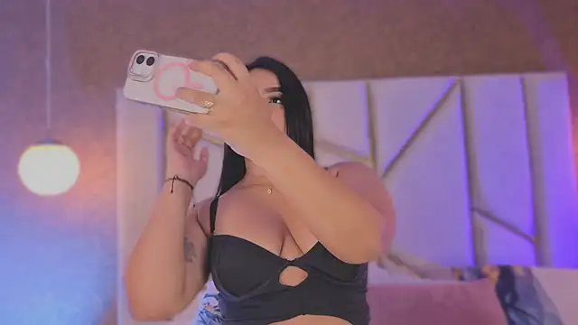 Caro Suarez online show from 4, 10, 2025