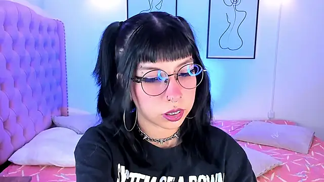 Snapshot of Rose_72 chatting on 23, 9, 2025 Rose 72 online show from 23, 9, 2025