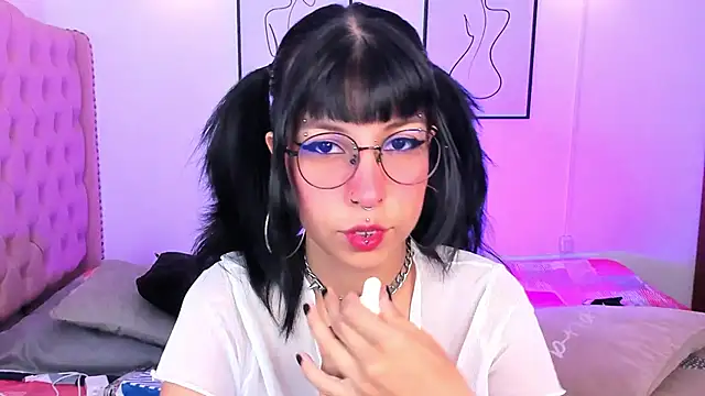 Snapshot of Rose_72 chatting on 6, 10, 2025 Rose 72 online show from 6, 10, 2025