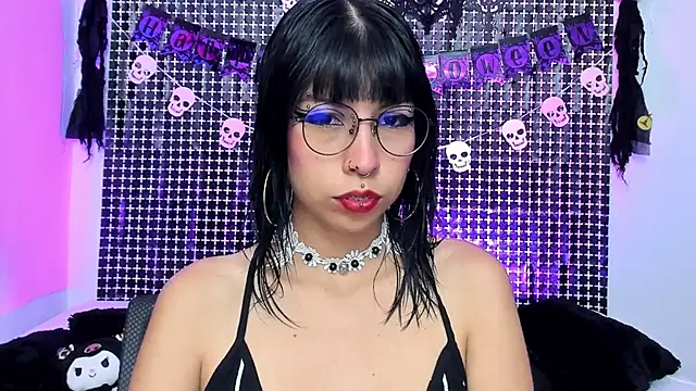 Snapshot of Rose_72 chatting on 13, 10, 2025 Rose 72 online show from 13, 10, 2025