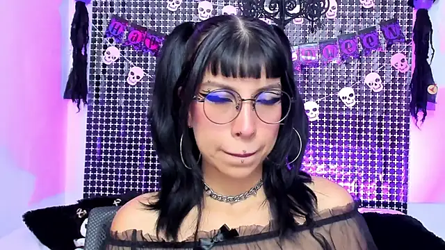 Snapshot of Rose_72 chatting on 14, 10, 2025 Rose 72 online show from 14, 10, 2025