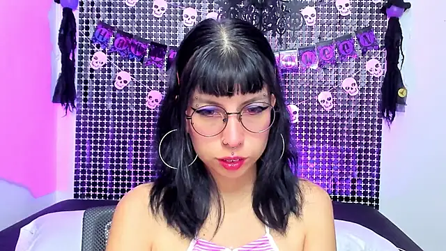 Snapshot of Rose_72 chatting on 20, 10, 2025 Rose 72 online show from 20, 10, 2025