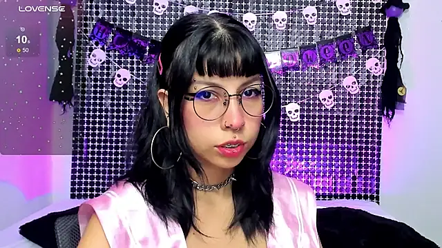 Snapshot of Rose_72 chatting on 22, 10, 2025 Rose 72 online show from 22, 10, 2025