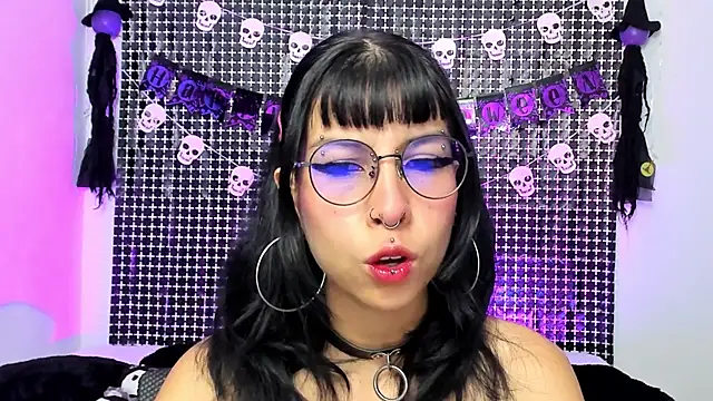 Snapshot of Rose_72 chatting on 24, 10, 2025 Rose 72 online show from 24, 10, 2025