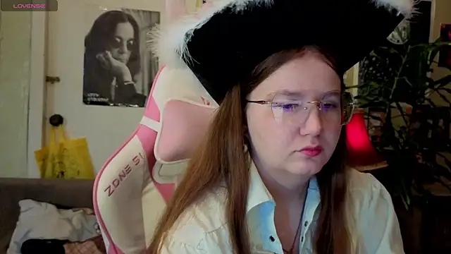 Sienna-Cow online show from 8, 10, 2025