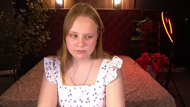 Snapshot of CrystallPaws chatting on 9, 6, 2026 CrystallPaws online show from 9, 6, 2026