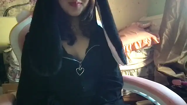 nekowaifuuu online show from 5, 10, 2025