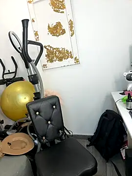 Snapshot of hotadhara01 chatting on 12, 9, 2025 hotadhara01 online show from 12, 9, 2025