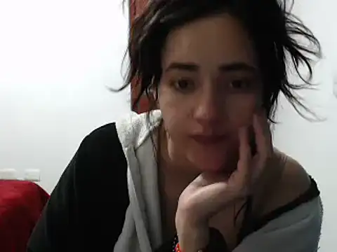 Snapshot of annie_clark2 chatting on 6, 1, 2025 annie clark2 online show from 6, 1, 2025