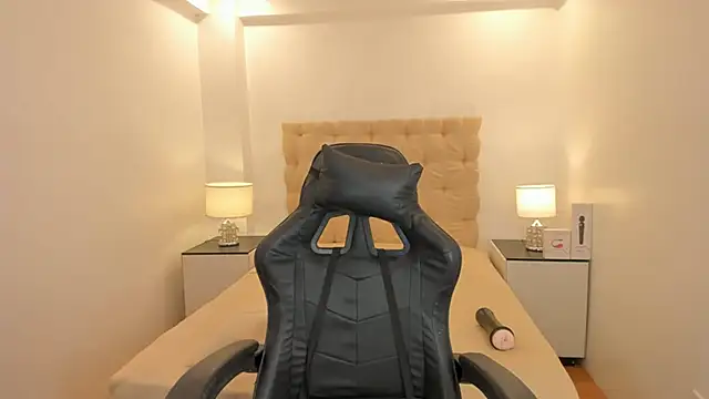 lovableXnaughty lily online show from 11, 11, 2025