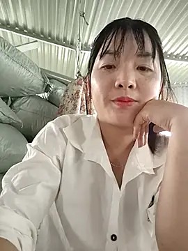 Snapshot of asian_2k chatting on 3, 10, 2025 asian 2k online show from 3, 10, 2025