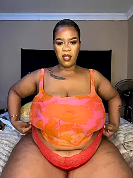 Snapshot of THICKBUNNYCHICKxxx chatting on 24, 9, 2025 THICKBUNNYCHICKxxx online show from 24, 9, 2025