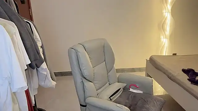 Snapshot of Robin-o3 chatting on 2, 11, 2025 Robin-o3 online show from 2, 11, 2025