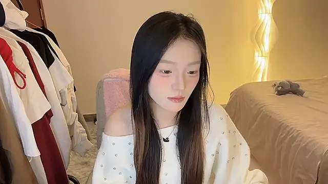 Snapshot of Robin-o3 chatting on 21, 11, 2025 Robin-o3 online show from 21, 11, 2025