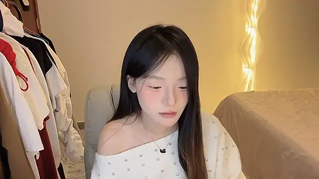 Snapshot of Robin-o3 chatting on 22, 11, 2025 Robin-o3 online show from 22, 11, 2025