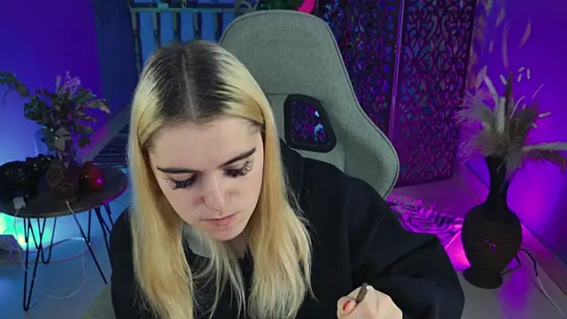 Stef Nicks online show from 6, 10, 2025