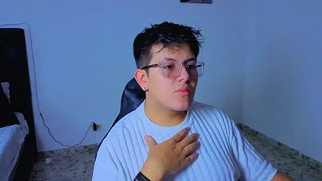 Snapshot of Ryan_Doretti chatting on 5, 12, 2025 Ryan Doretti online show from 5, 12, 2025