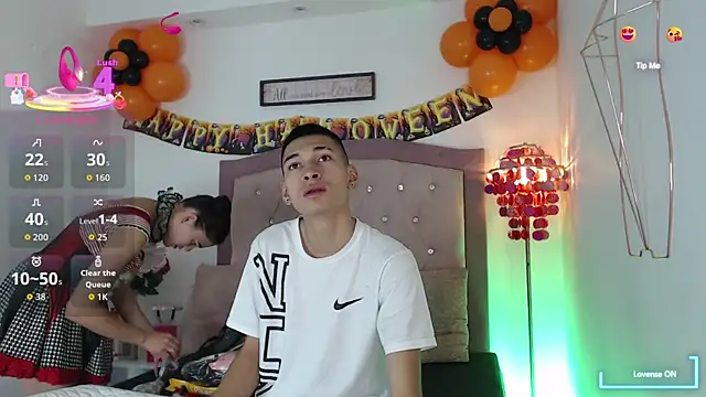 AmelieAndAce online show from 9, 10, 2025