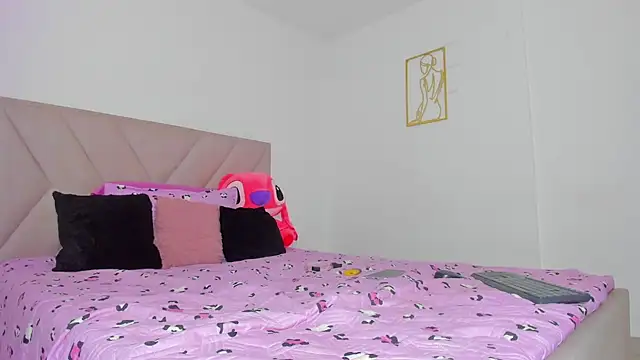 emy colee  online show from 11, 10, 2025