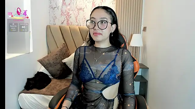 Yuna  Min online show from 20, 9, 2025