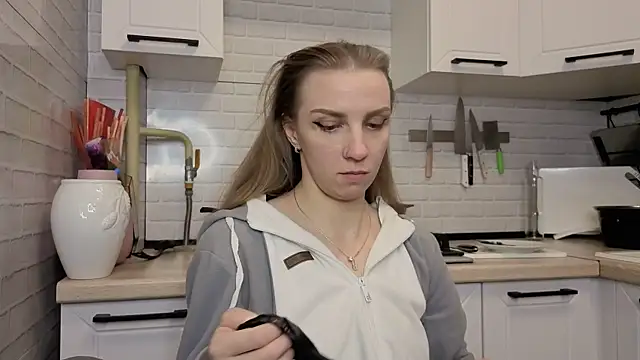 Snapshot of Edena_ chatting on 10, 4, 2026 Edena online show from 10, 4, 2026