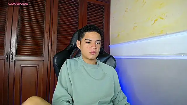 Snapshot of edy_play chatting on 9, 10, 2025 edy play online show from 9, 10, 2025