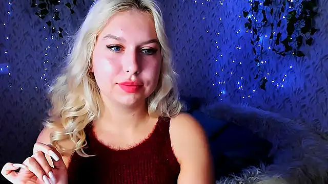 Snapshot of ChloeRicc chatting on 12, 10, 2025 ChloeRicc online show from 12, 10, 2025