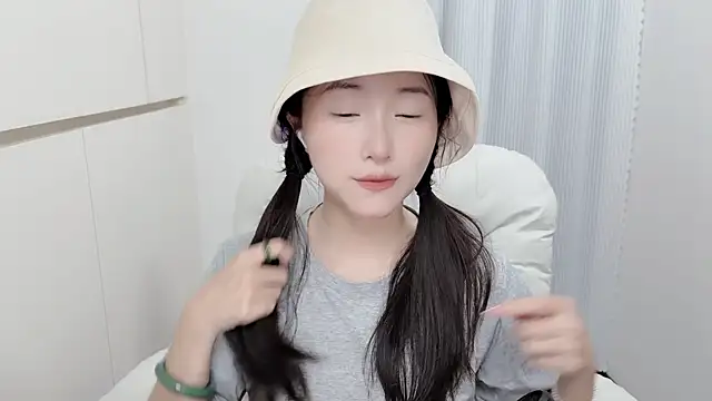 Rosalind xixi online show from 28, 6, 2026