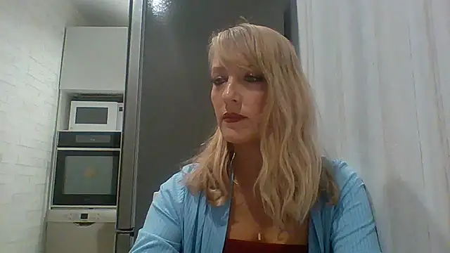 Snapshot of Vexxaa chatting on 2, 10, 2025 Vexxaa online show from 2, 10, 2025