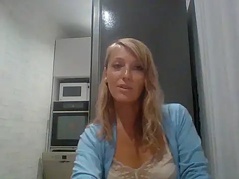 Snapshot of Vexxaa chatting on 5, 10, 2025 Vexxaa online show from 5, 10, 2025