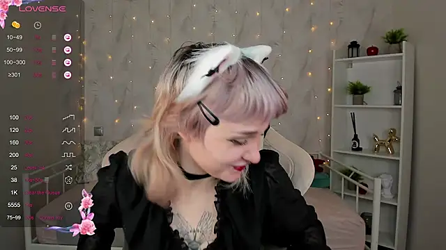 Snapshot of Tori_Cutie chatting on 16, 10, 2025 Tori Cutie online show from 16, 10, 2025