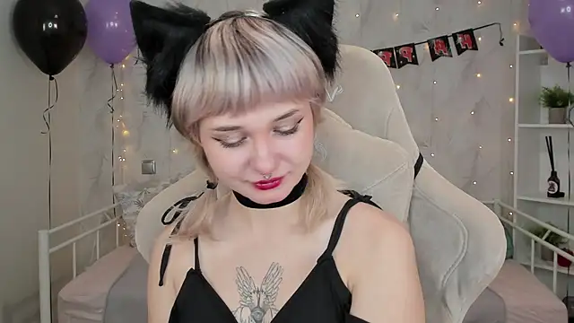 Snapshot of Tori_Cutie chatting on 23, 10, 2025 Tori Cutie online show from 23, 10, 2025