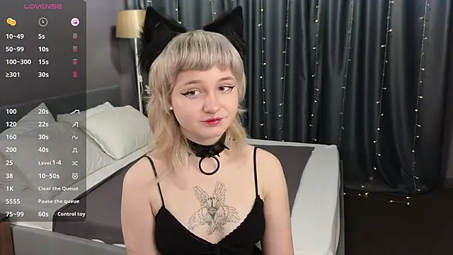 Snapshot of Tori_Cutie chatting on 19, 11, 2025 Tori Cutie online show from 19, 11, 2025