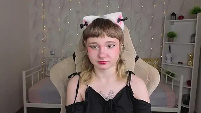 Tori Cutie online show from 9, 5, 2026