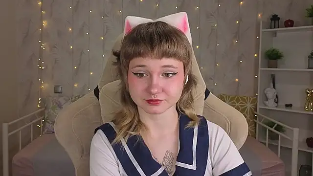Tori Cutie online show from 13, 5, 2026