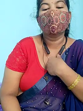 Snapshot of yelmaji91 chatting on 8, 10, 2025 yelmaji91 online show from 8, 10, 2025