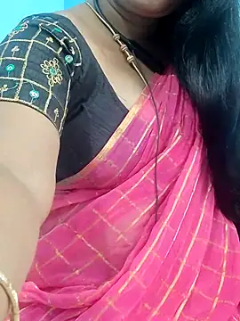 Snapshot of yelmaji91 chatting on 8, 11, 2025 yelmaji91 online show from 8, 11, 2025