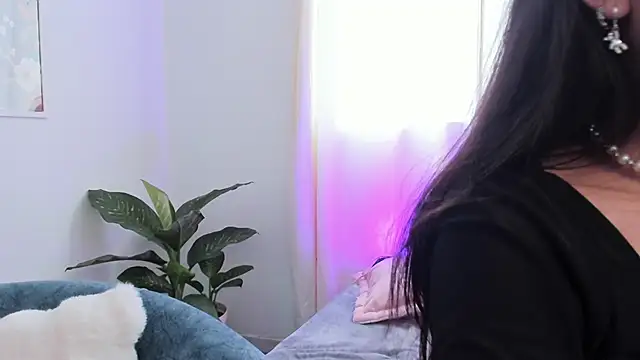 canelleGarces online show from 3, 11, 2025