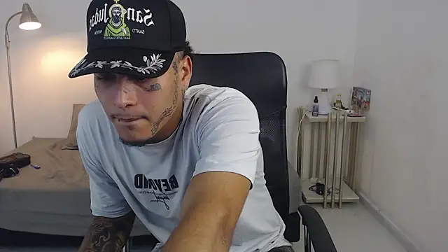 Snapshot of crow_black00 chatting on 24, 9, 2025 crow black00 online show from 24, 9, 2025