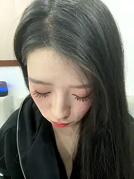 Snapshot of yuanyuanzi99 chatting on 23, 10, 2025 yuanyuanzi99 online show from 23, 10, 2025