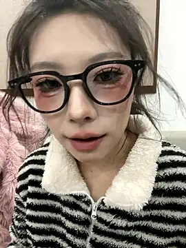 Snapshot of yuanyuanzi99 chatting on 7, 1, 2026 yuanyuanzi99 online show from 7, 1, 2026