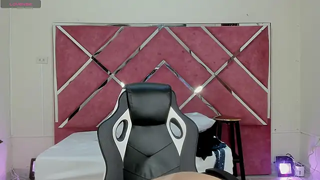 KikaDuque online show from 30, 9, 2025