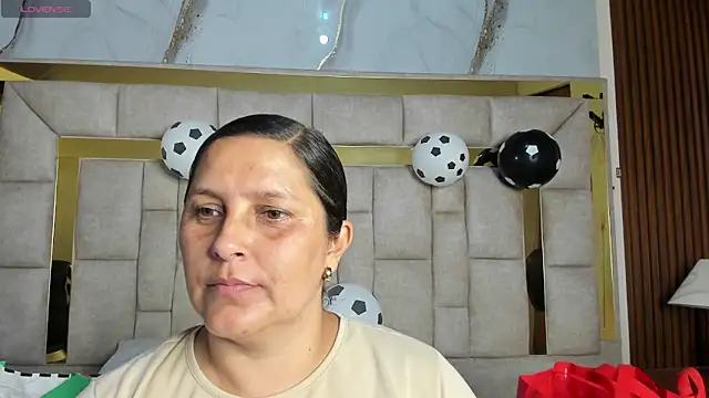 KikaDuque online show from 14, 6, 2026